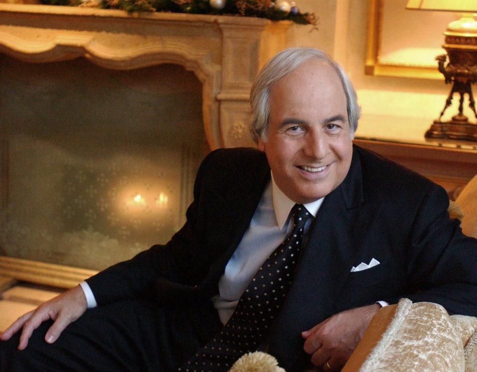 Cheeky conman Frank Abagnale tricked the prison wardens into thinking he was an inspector 