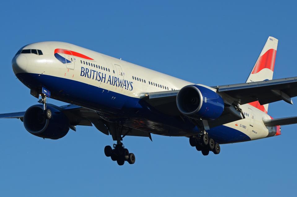 G-YMMU British Airways Boeing 777-236(ER) - cn 36519 / 796 coming in to land at London Heathrow Airport