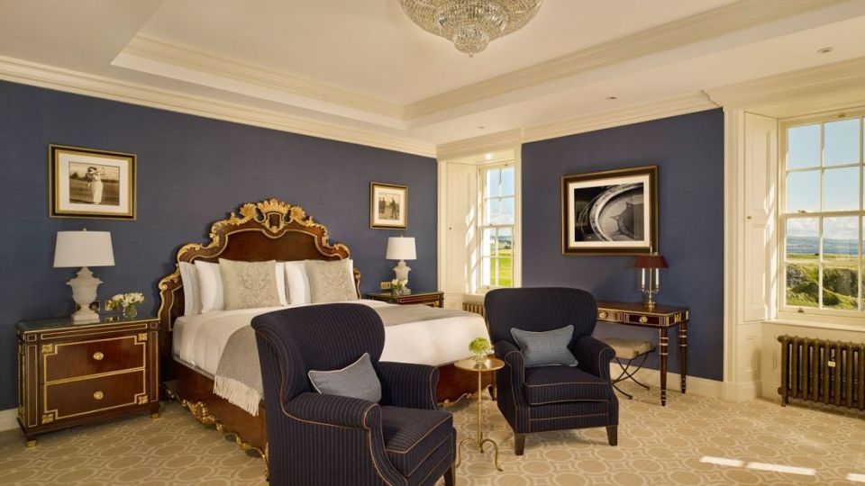 It has two en-suite bedrooms with double-ended baths 