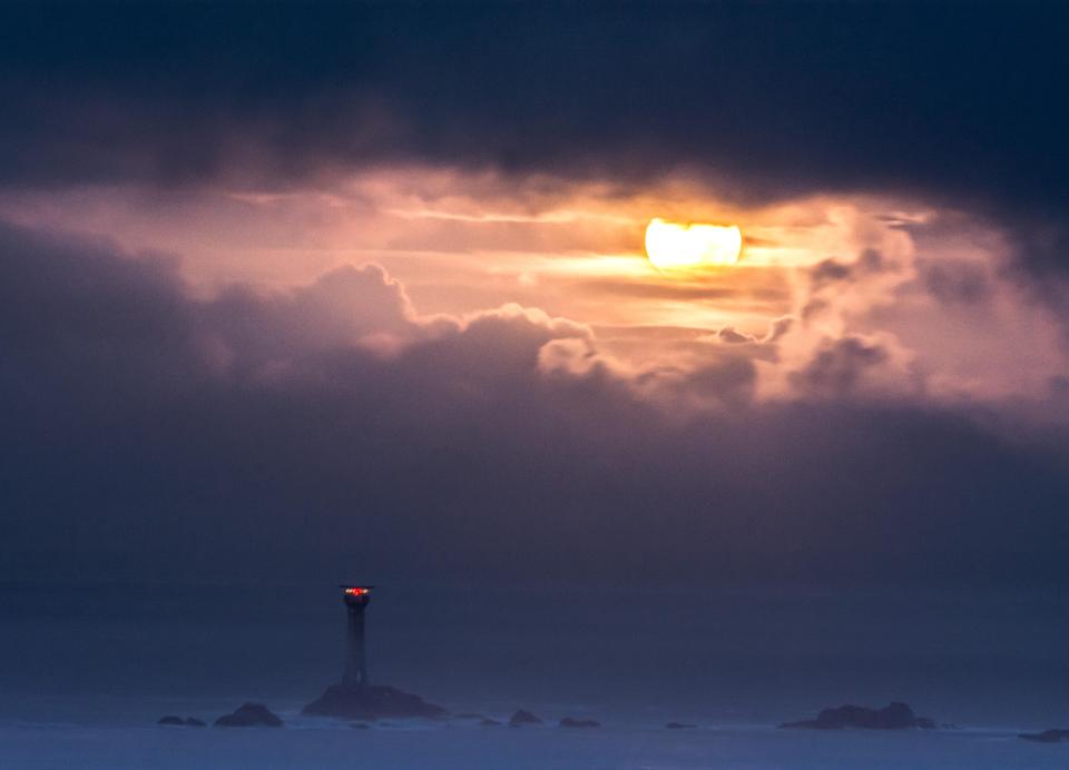 this morning as the moon reached the nearest point in its orbit around the Earth