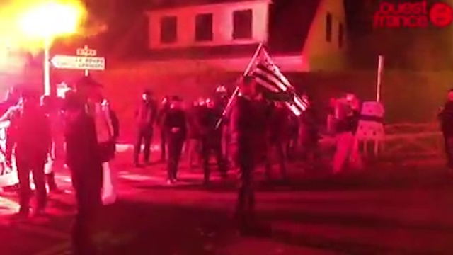 Far right protesters attacked a migrant centre in Brittany, France