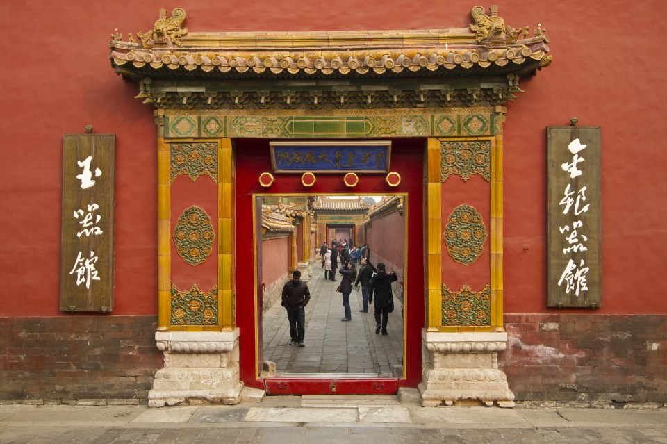 One incredible gatehouse leads through to another before you reach the throne rooms