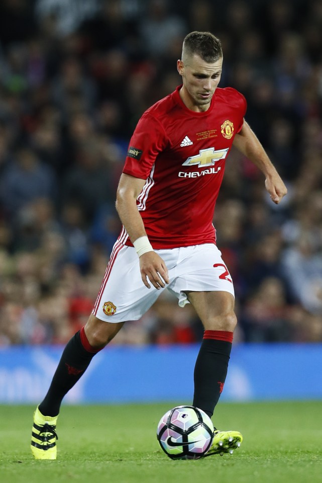  Schneiderlin has been told ne can leave in January with Everton and West Brom keen