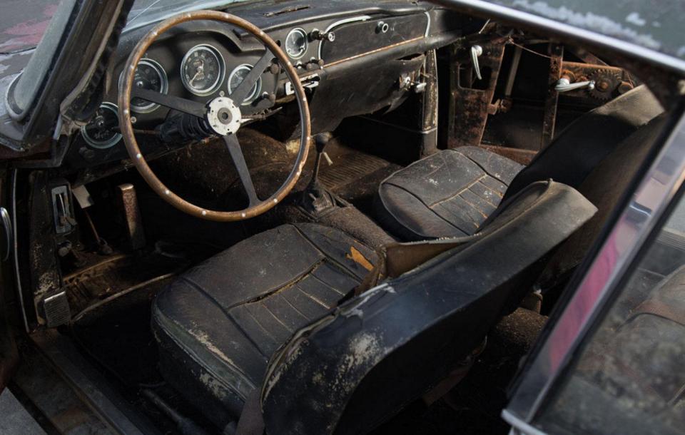  The car was manufactured in the UK in 1960 and then shipped across to the USA, where it was registered the following year