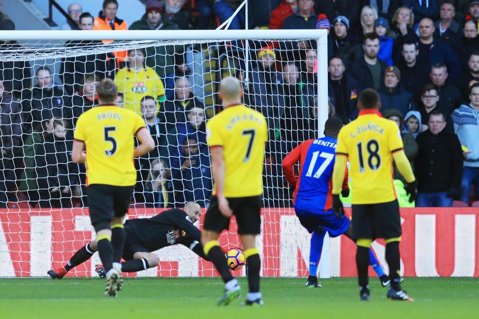  Christian Benteke's poor effort rolled to Gomes' left who comfortably caught it