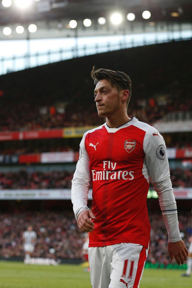 Mesut Ozil finally stepped up for Arsenal after being ineffective in recent games