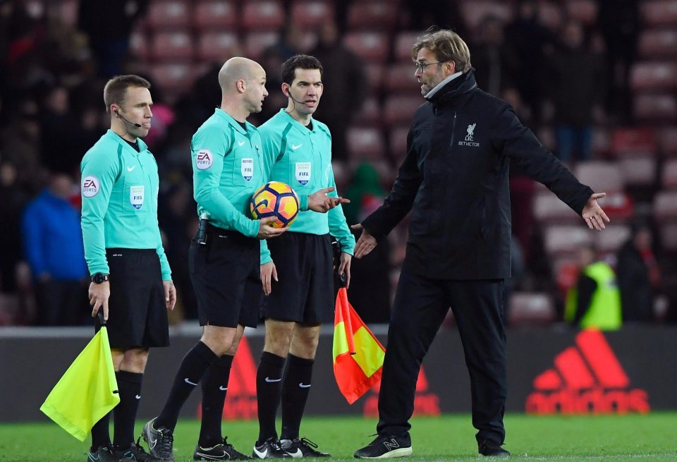 Jurgen Klopp makes his feelings known to Anthony Taylor