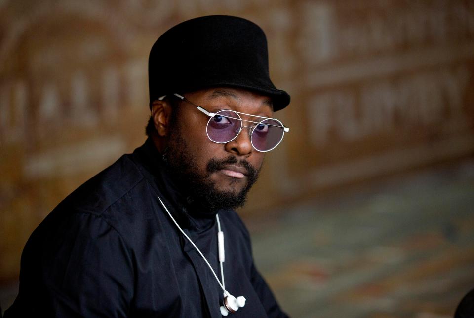 Will.i.am remains in his spot on the new-look show