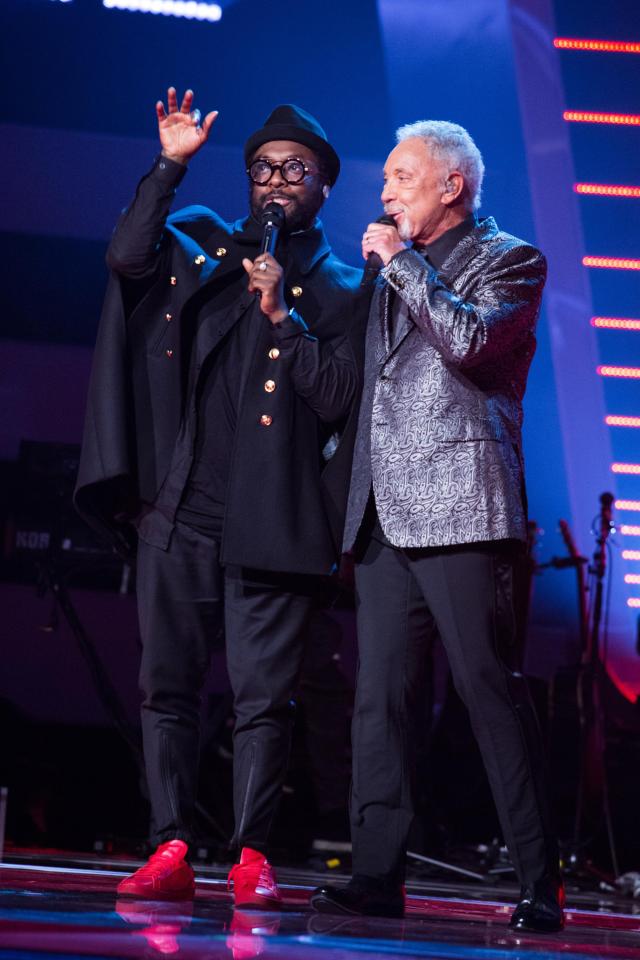  The superstar coaches kicked off the series with a group performance