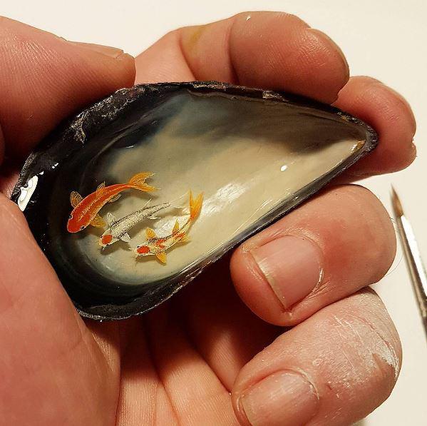 The painting on the shell zoomed up 