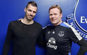 Everton sign Man Utd's Morgan Schneiderlin for initial £20m and hand him bizarre shirt number