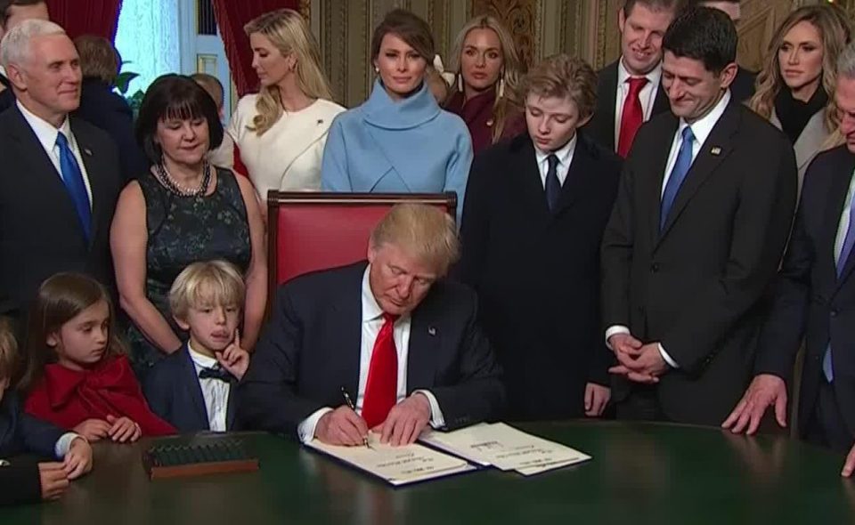  Trump formally 'signed in' as US President today