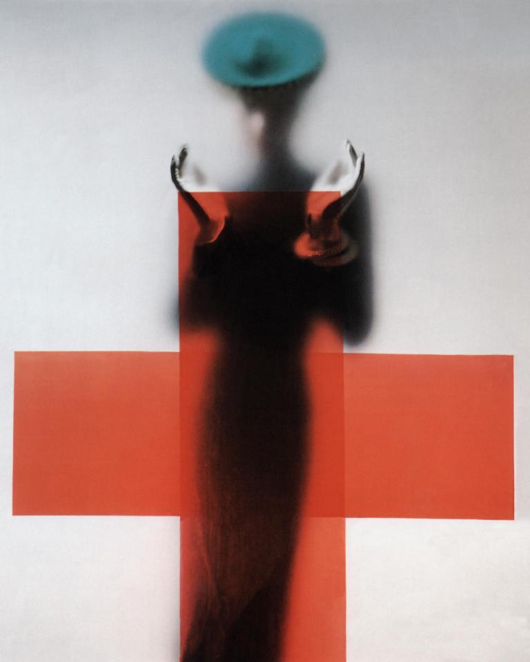  The Condé Nast studios in New York, Paris and London were laboratories of creativity, employing artists eager to capture and show off the gems of haute couture (Erwin Blumenfeld, American Vogue, March 1945 © 1945 Condé Nast)