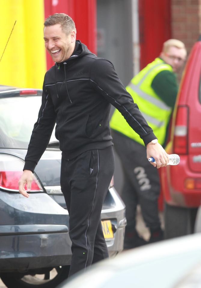  Elliott Wright dressed in all black for the rehearsals