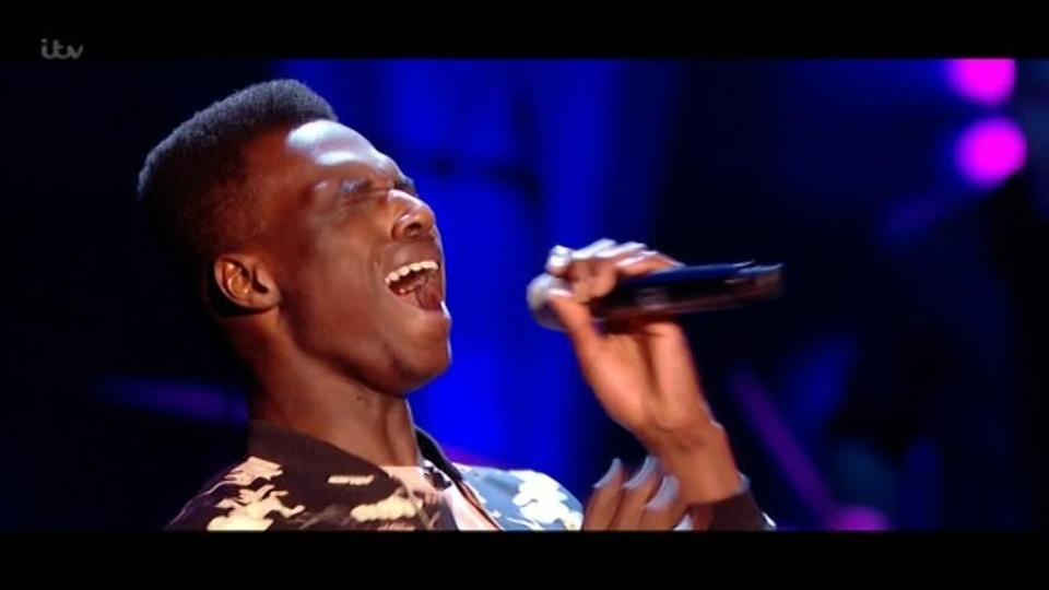  Wannabe stars could be seen belting out their songs