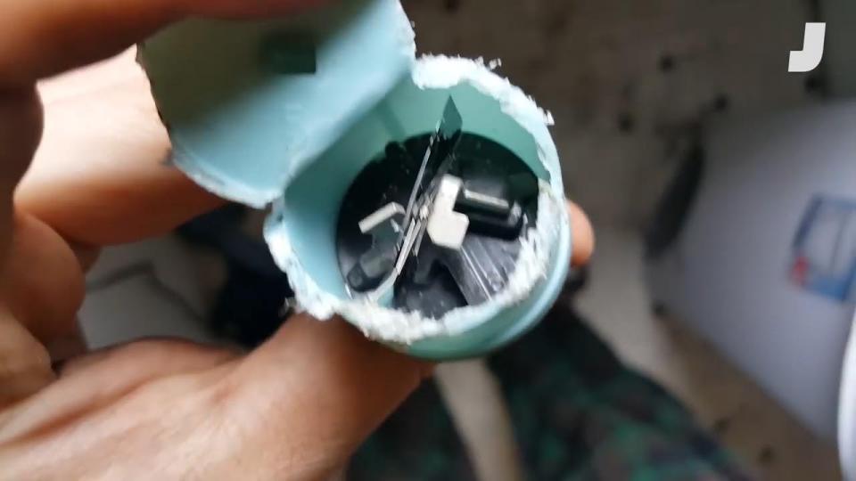 This keen YouTuber took to his flasher box with an angle grinder to find out where the tick was coming from