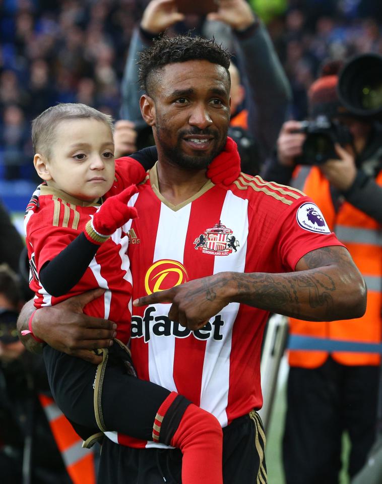 Jermain Defoe carried Bradley Lowery on to the pitch