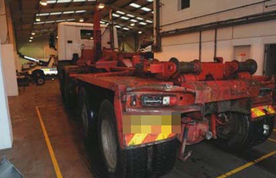  The gang used a 32-ton skip lorry to repeatedly ram into the house