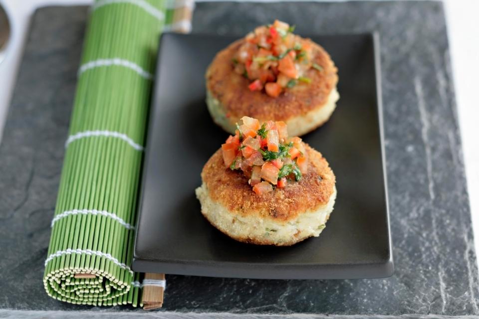  Leftover mash? Why not whip up these mouth-watering patties for lunch?