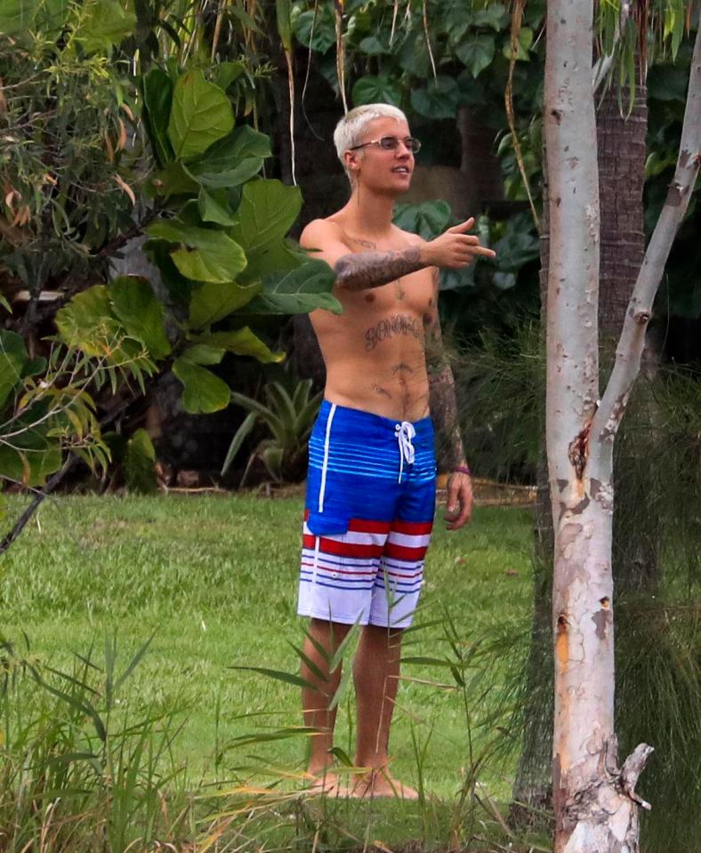  Justin meanwhile was in Australia filming a scene for a TV show