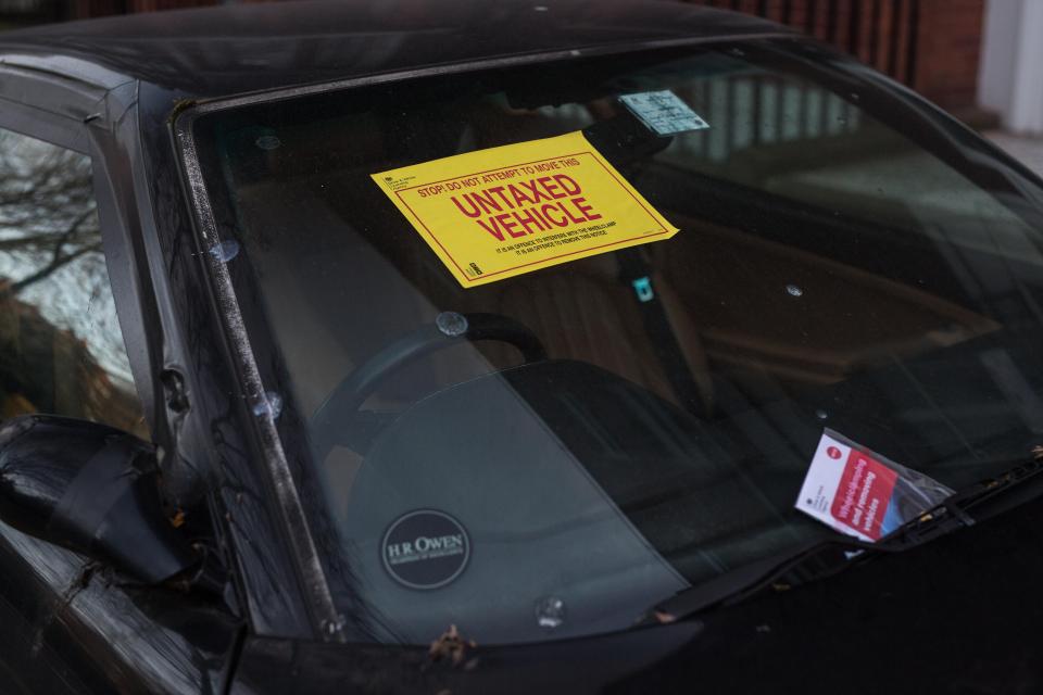  A message has been left loud and clear on the windscreen of the sorry Ferrari