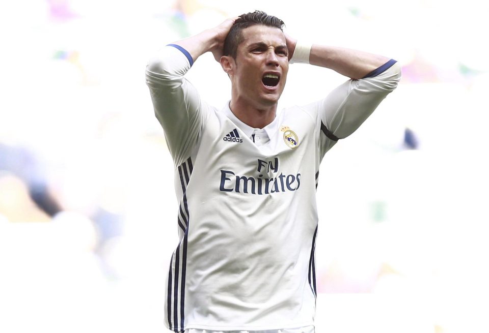  Real Madrid and Barcelona are battling to win La Liga, Madrid have a game in hand