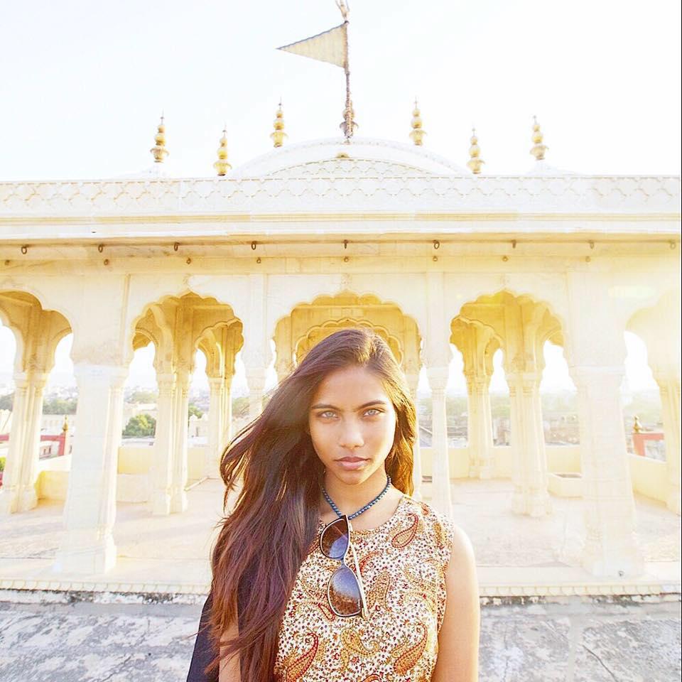  The young model was known as the 'Maldivian Girl With Aqua Blue Eyes'