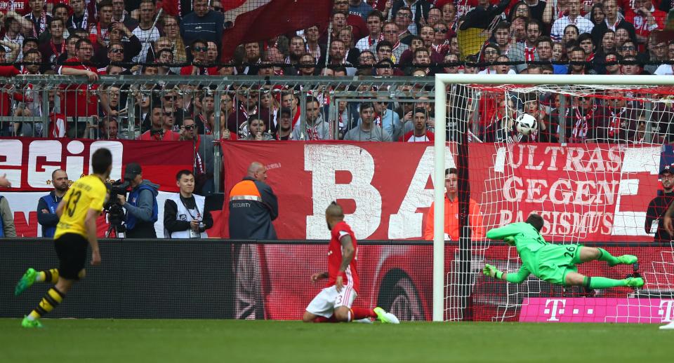  The Dortmund star unleashed a stunning strike after Arturo Vidal's error