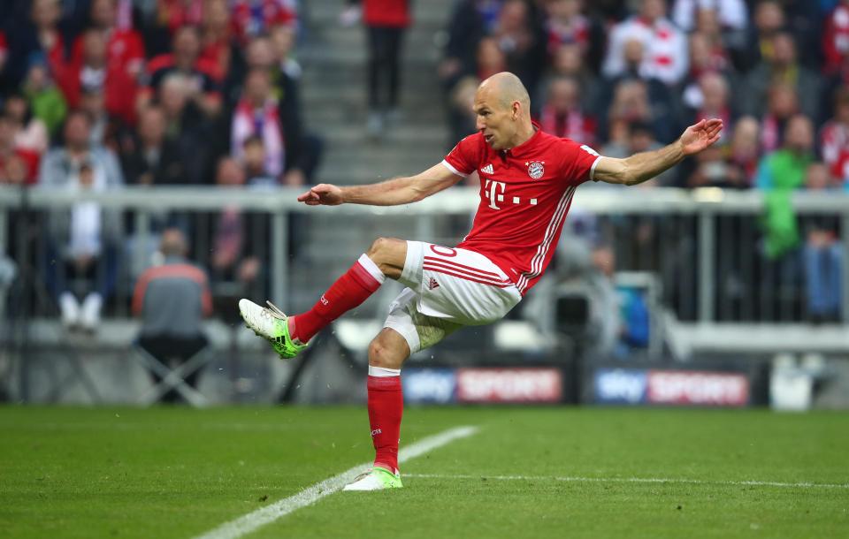  Arjen Robben's trademark strike restored Bayern's two-goal advantage