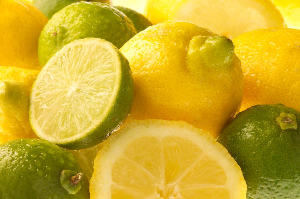  Give your drinks a fruity twist with lemon and lime ice cubes