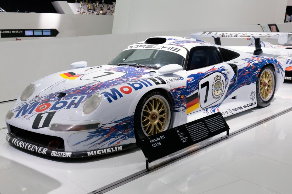 Porsche 911 GT1