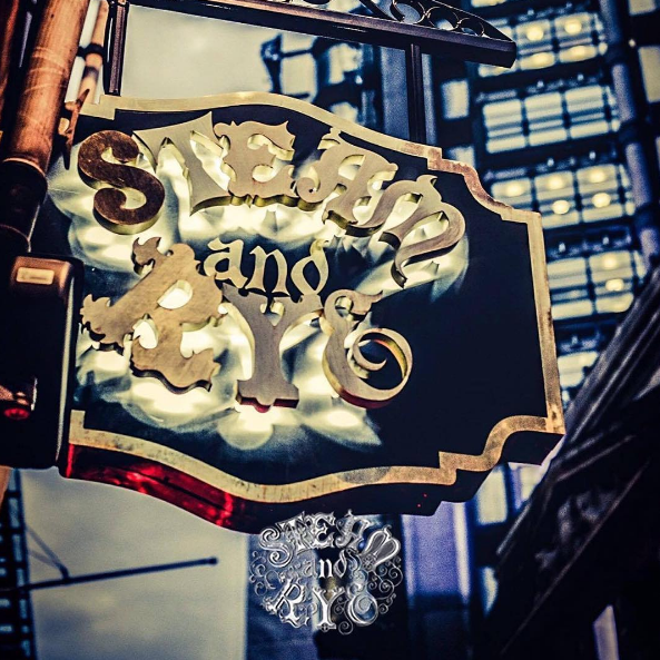  Celebs loved the upmarket location in London's Leadenhall Street