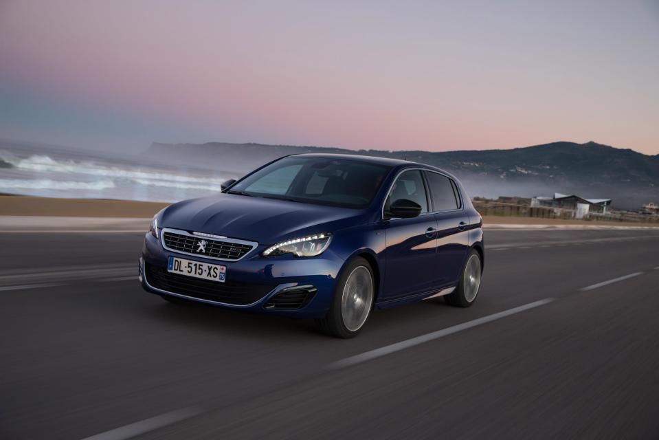  Peugeot is updating the 308 with a list of safety tech