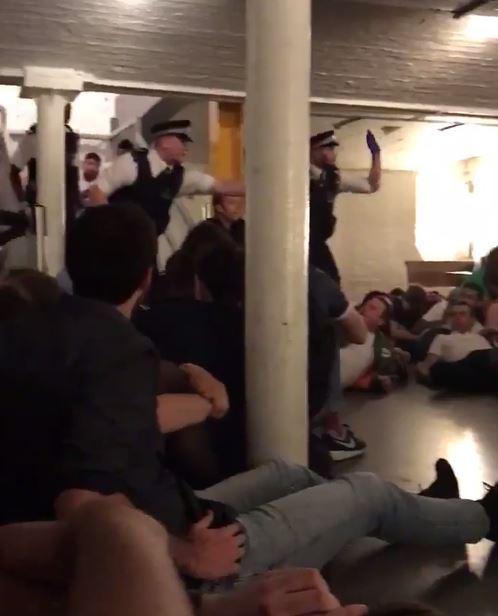  Cops stormed Katzenjammers bar in Borough Market while three knifemen stabbed bystanders outside