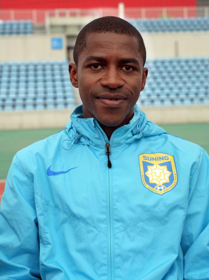 Ramires made his international debut for Brazilin in June, 2009