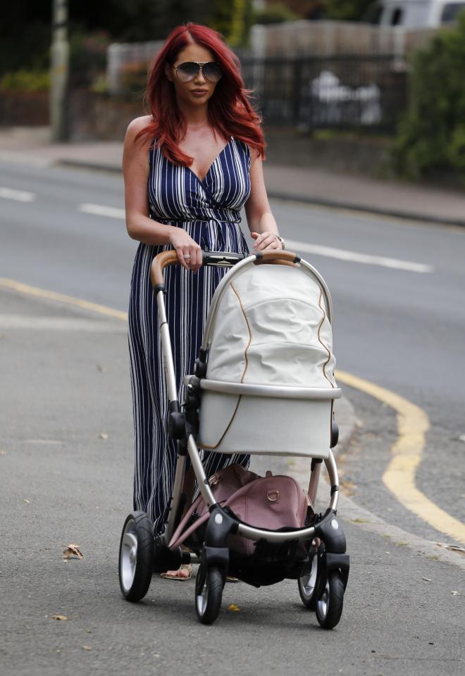  However the star split from Bradley six weeks later and is raising Polly alone