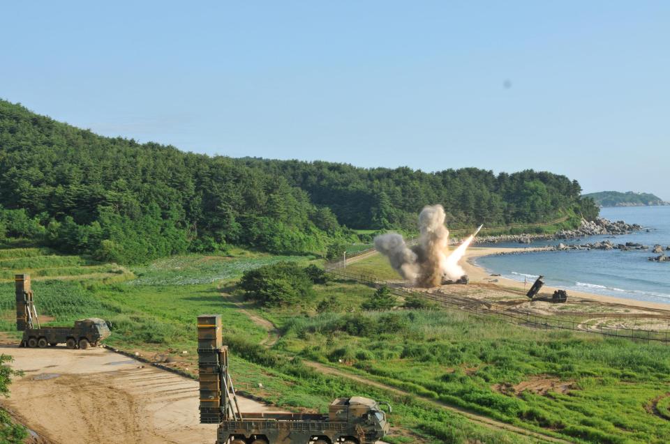  US and South Korean soldiers fire missiles into the sea as a warning to the North