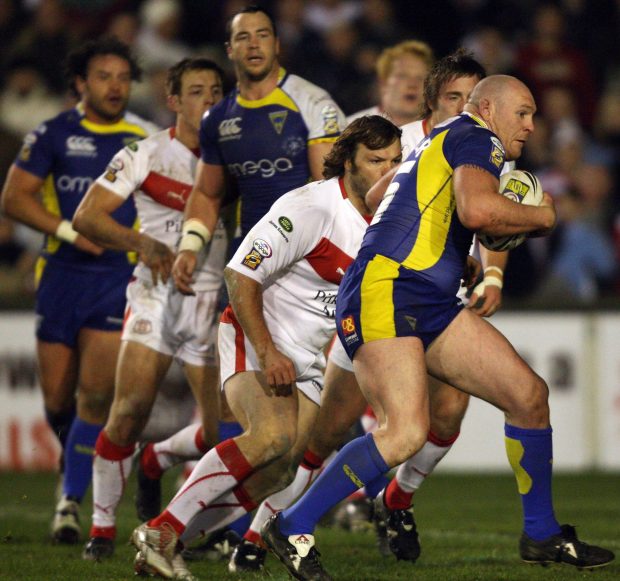 Rob Parker bursts forward for St Helens