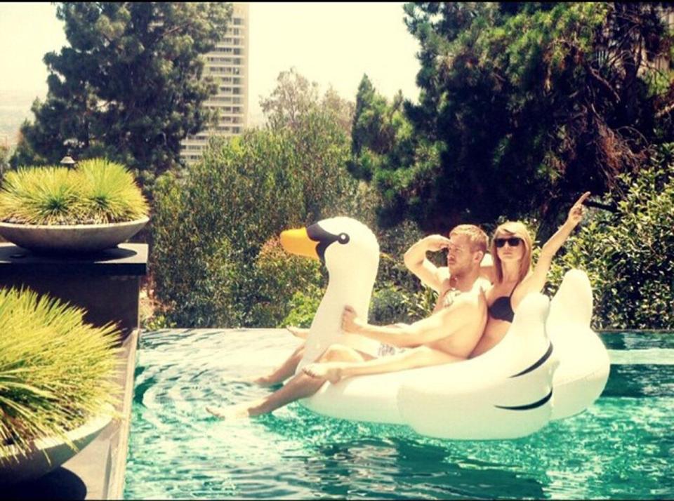  Calvin and Taylor Swift went Insta-official with this pic