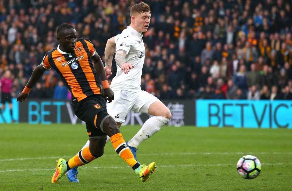  Oumar Niasse has been linked with a number of Premier League clubs