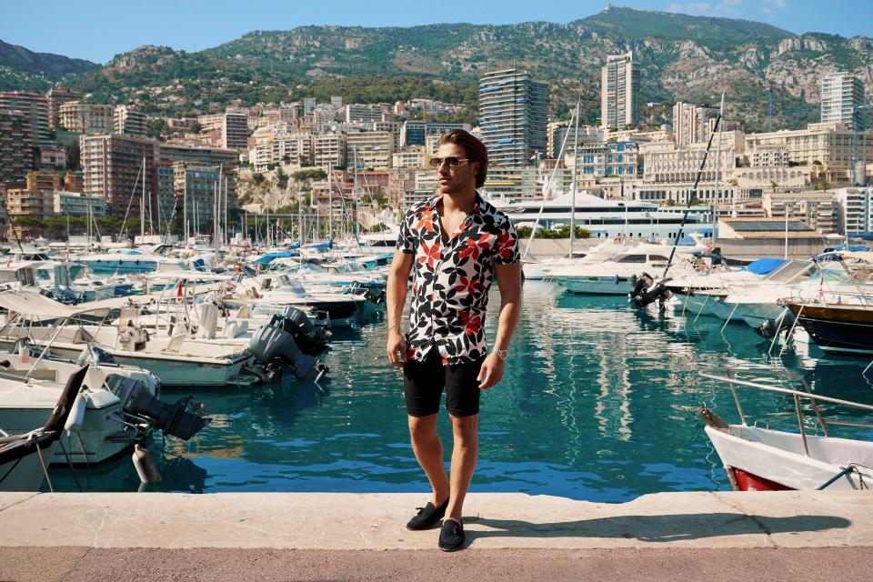  Just weeks after winning the ITV2 dating show, Kem was snapped up by BooHoo Man