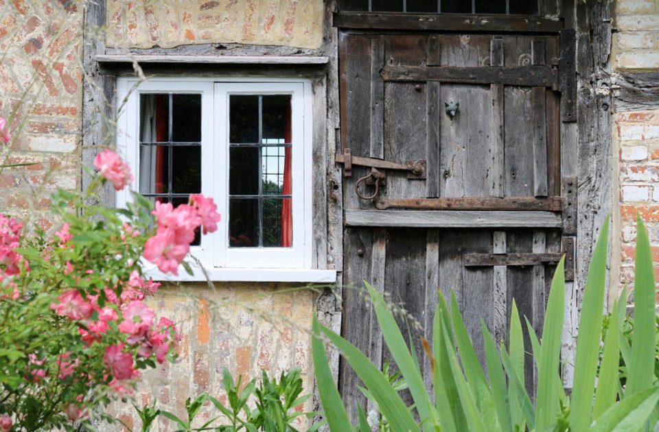  The idyllic getaway is located on the edge of the Chiltern Hills