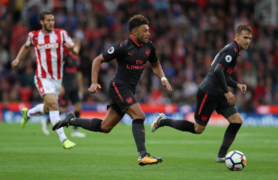 Arsenal are set to hold further contract talks with Alex Oxlade-Chamberlain
