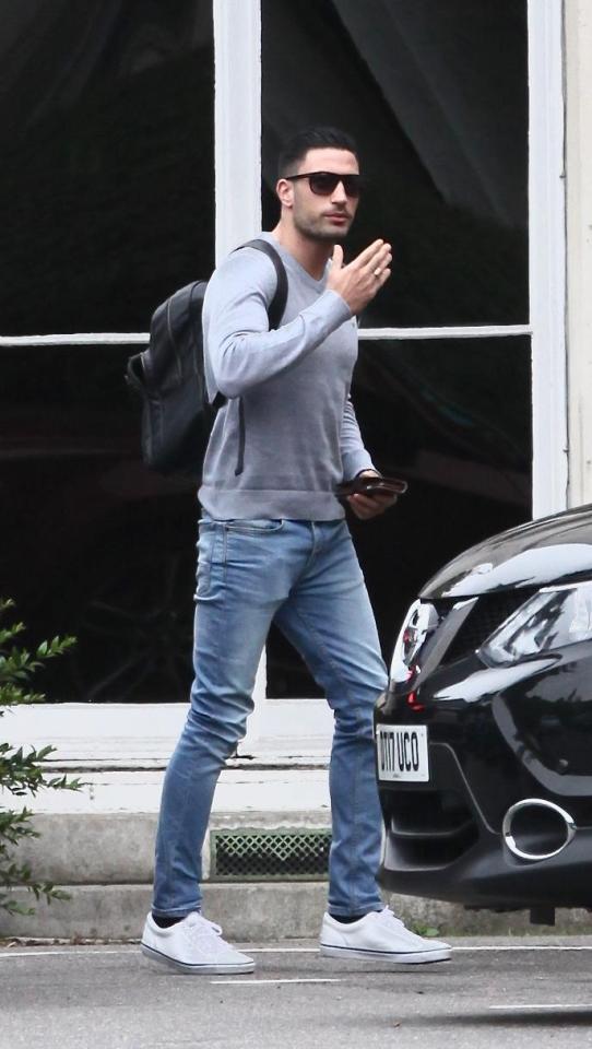  Giovanni Pernice arrives for the teaching session