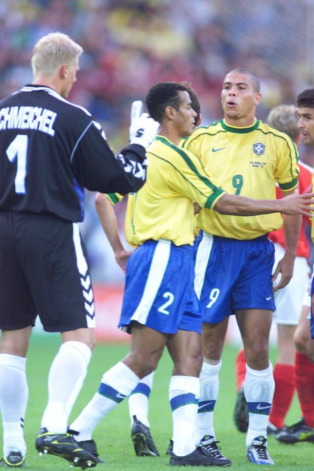 Andres Iniesta would love to have played alongside Ronaldo and Peter Schmeichel