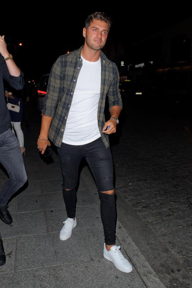  Mike Thalassitis has accused Love Island co-stars Kem Cetinay and Chris Hughes of letting fame go to their heads