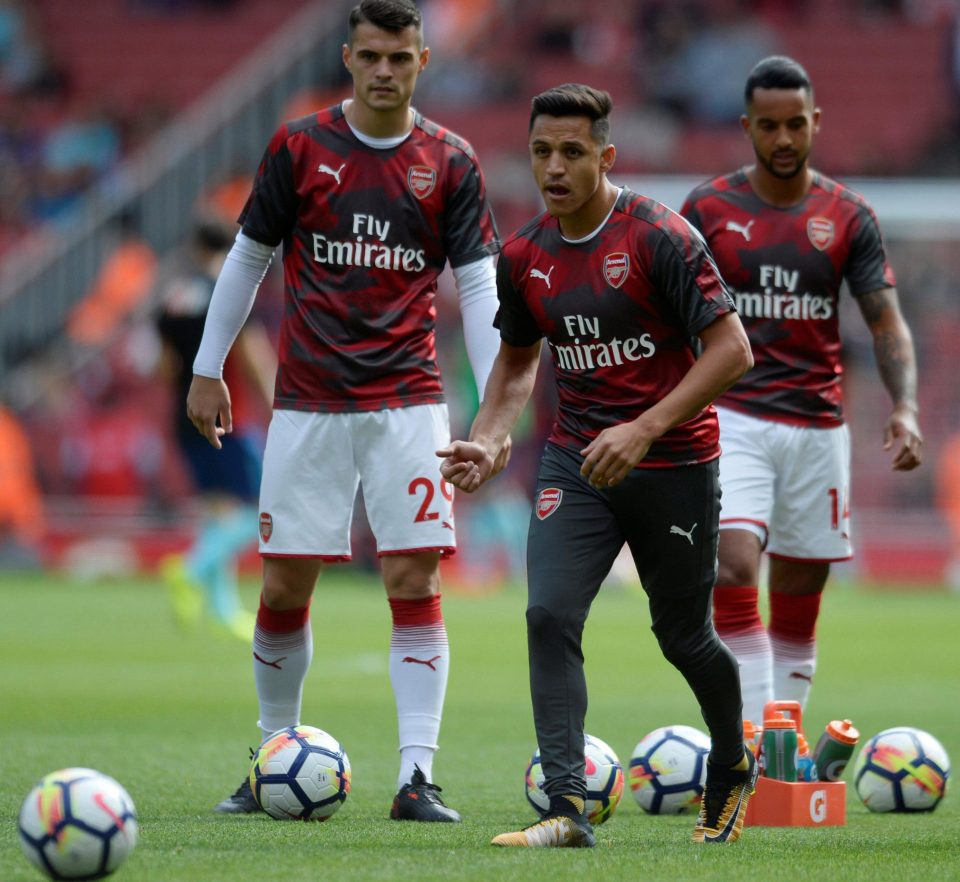Sanchez warmed up before the kick-off but was not in the starting line-up