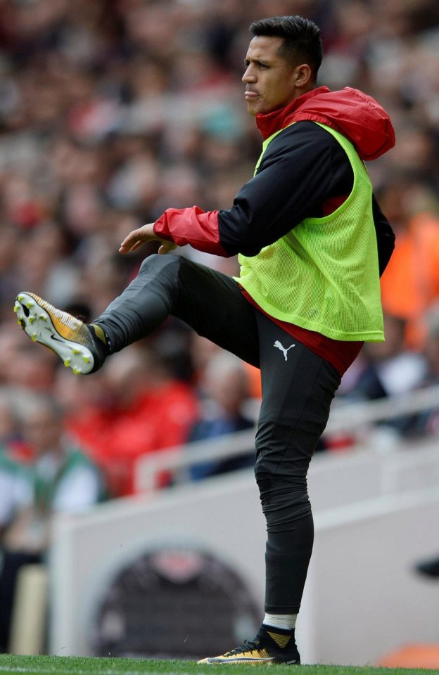 Sanchez warmed up before the kick-off but was not in the starting line-up