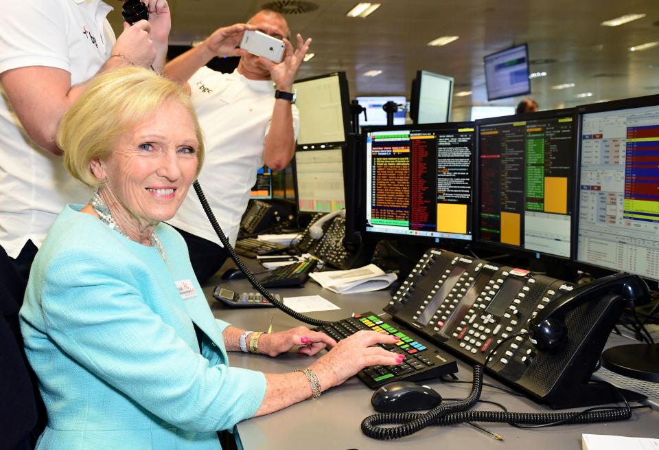  Former Great British Bake Off judge Mary Berry looked calm as she got to grips with her desk