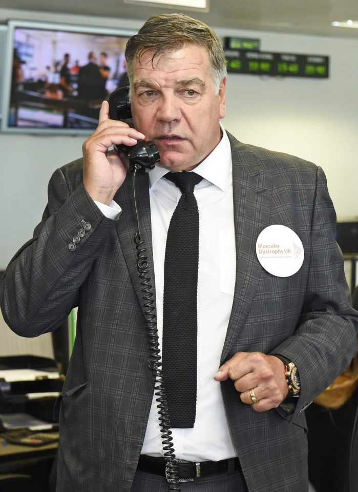  Sam Allardyce looked deep in conversation